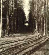 Pavillon  vor der Gotischen Kapelle