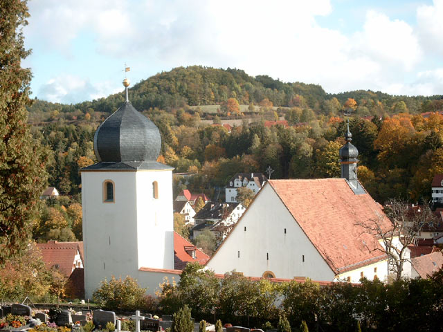 ev. Kirche mit Zwiebelturm