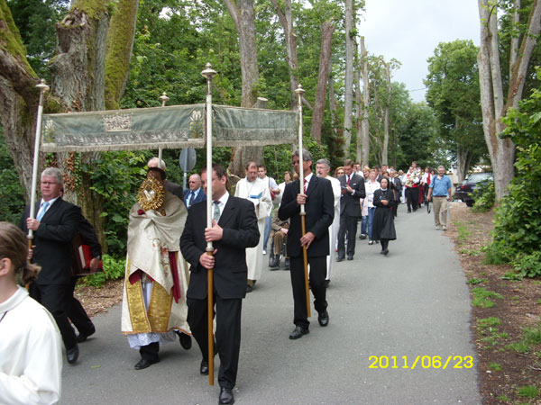 Hochwuerden mit Monstranz