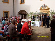 Altar-Station mit dem jungen Grafen